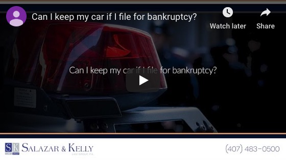 ¿Puedo conservar mi automóvil si me declaro en bancarrota?